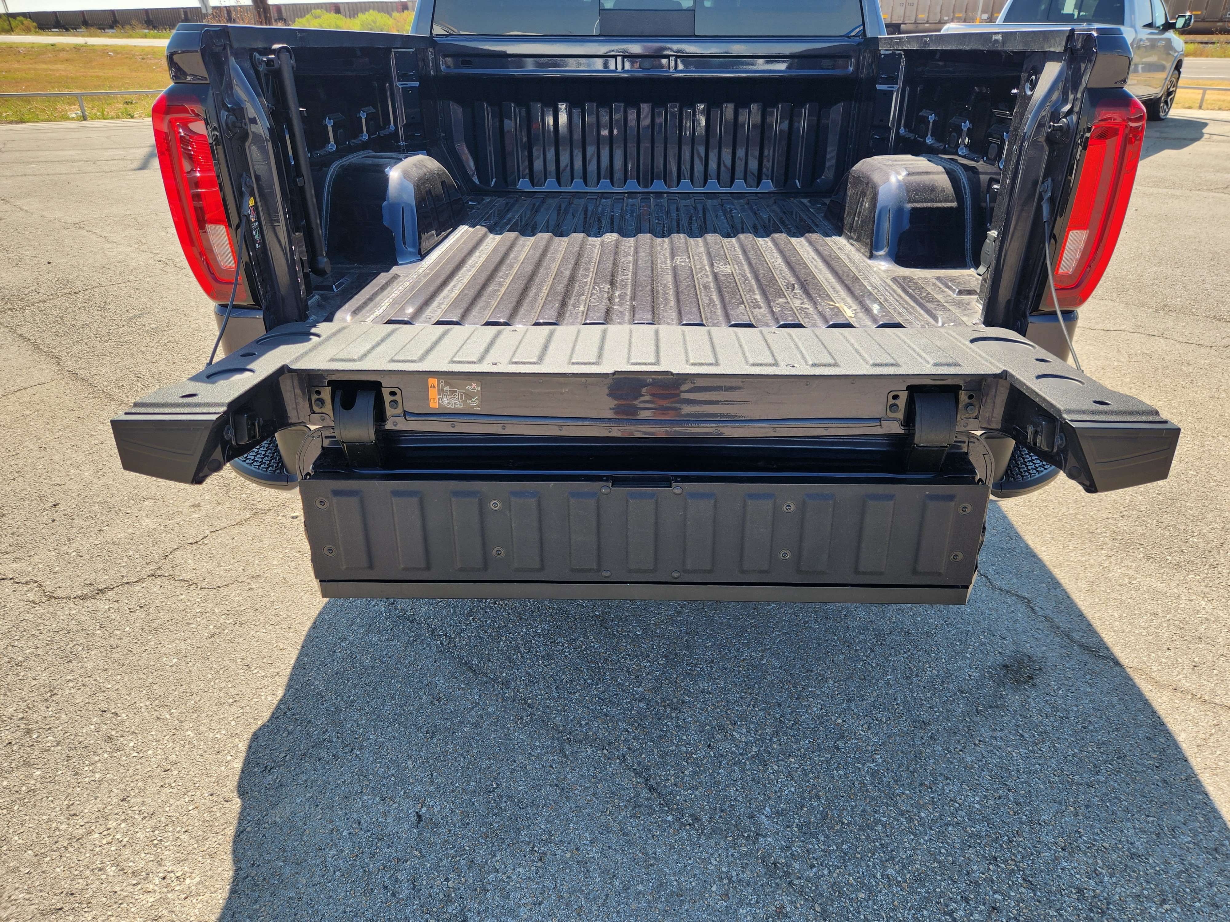 Used 2023 GMC Sierra 1500 SLT RWD image 32