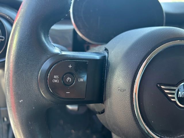 Used 2022 MINI Cooper 4-Door Hardtop image 13