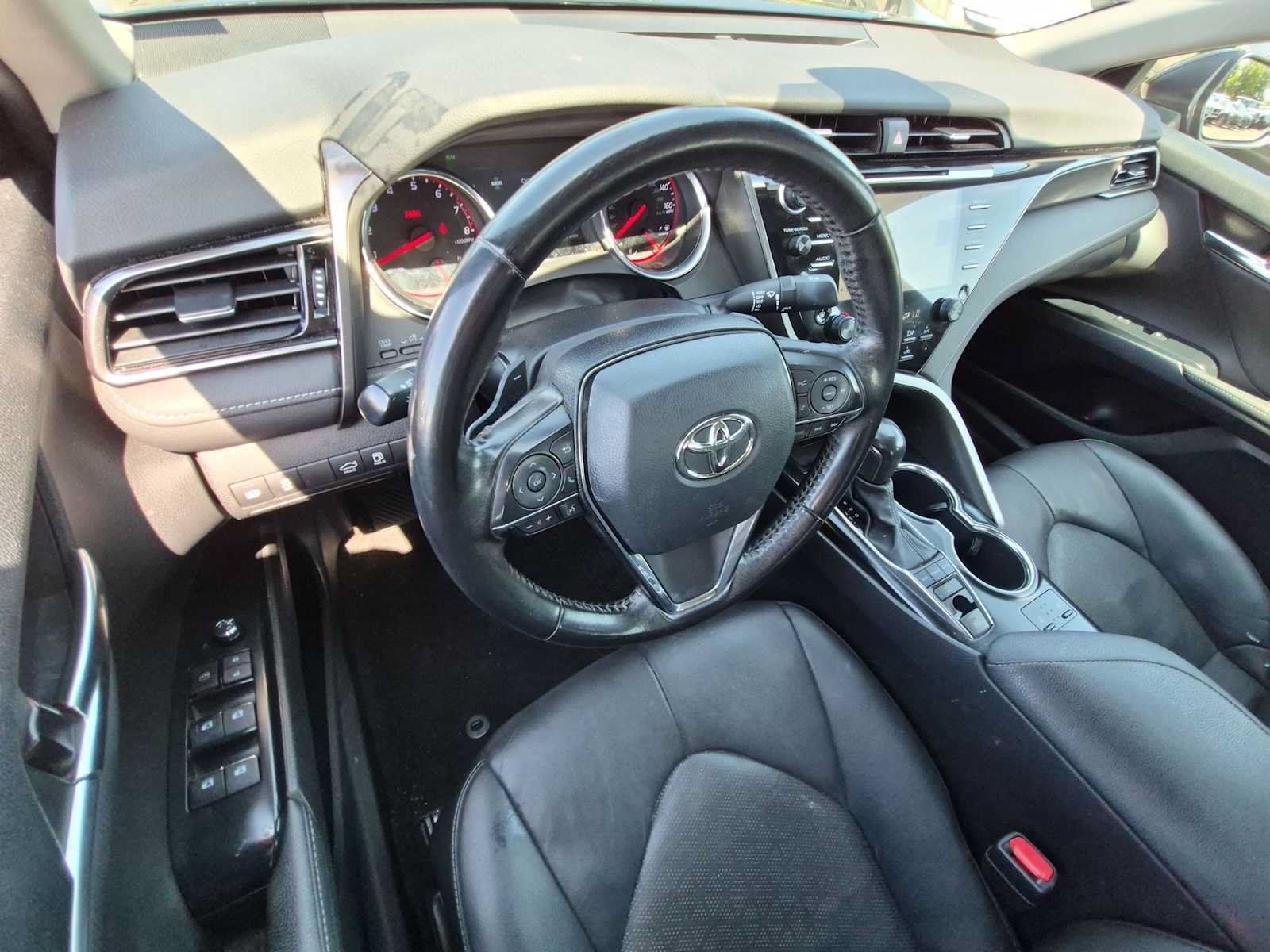 Used 2020 Toyota Camry XSE FWD image 10