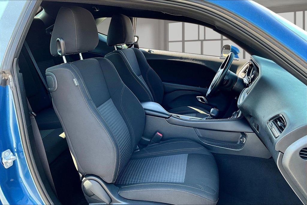 Used 2022 Dodge Challenger SXT w/ Driver Convenience Group image 26