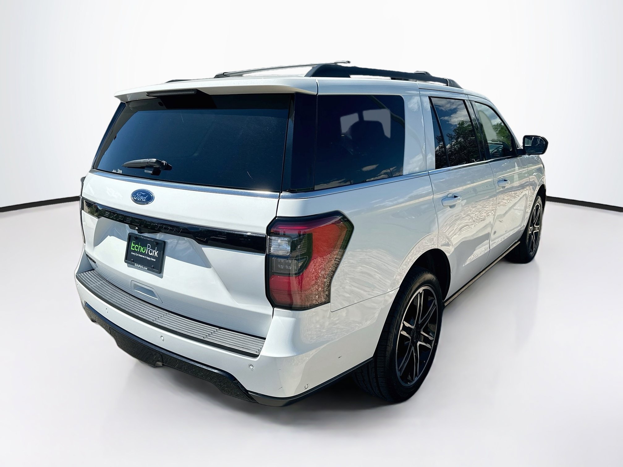 Used 2020 Ford Expedition Limited w/ Equipment Group 303A AWD/4WD image 9