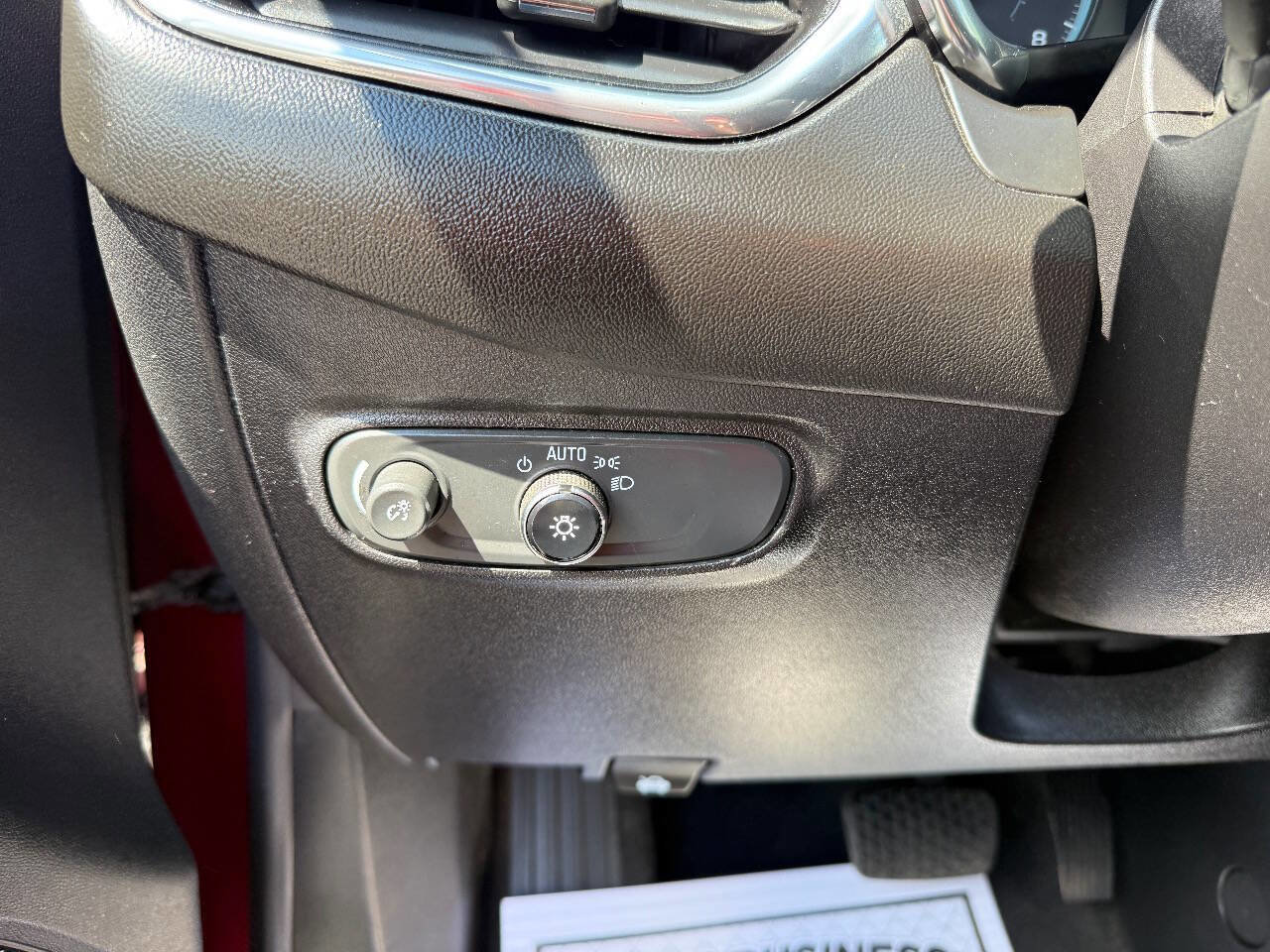 Used 2018 Chevrolet Equinox LT image 17