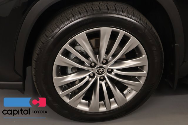 Certified 2021 Toyota Highlander Platinum AWD/4WD image 8