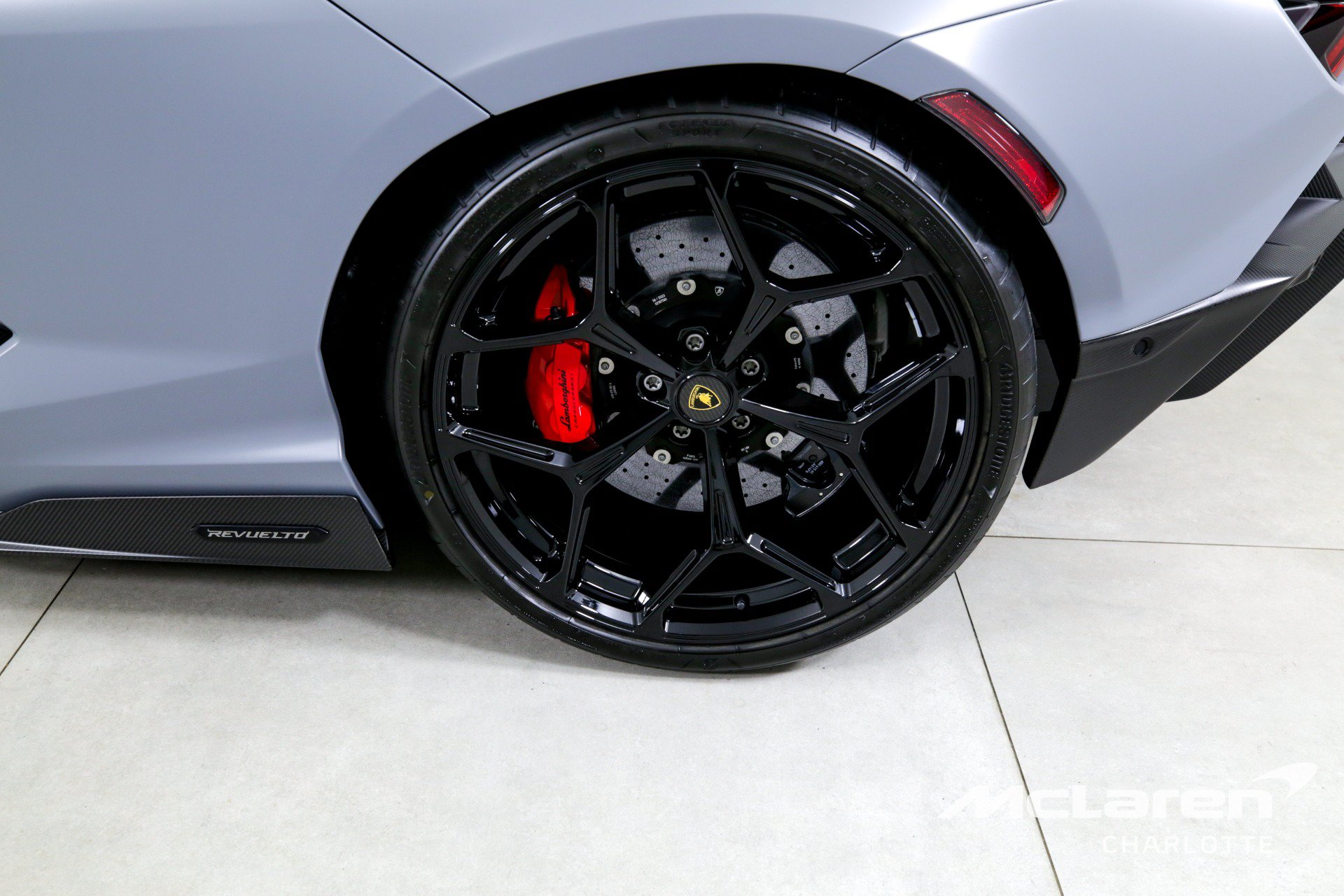 Used 2024 Lamborghini Revuelto AWD/4WD image 31