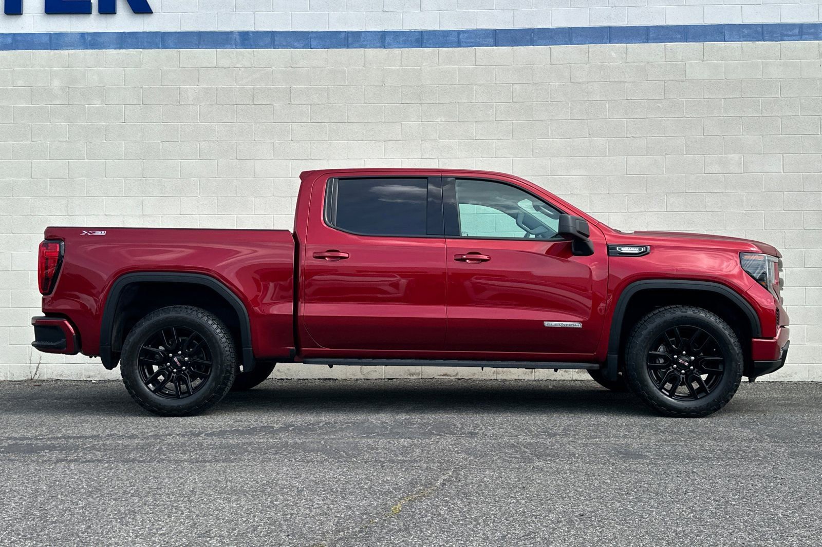 Used 2023 GMC Sierra 1500 Elevation image 3