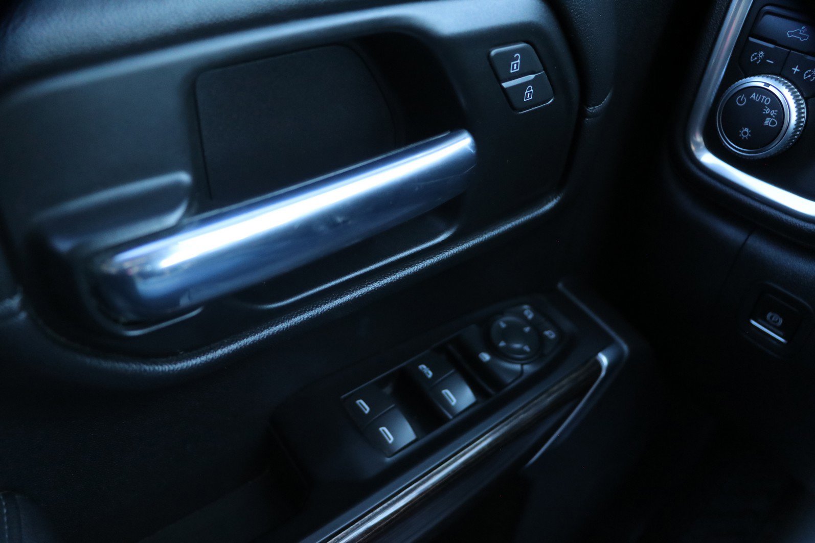 Used 2020 GMC Sierra 1500 SLE w/ SLE Value Package image 10