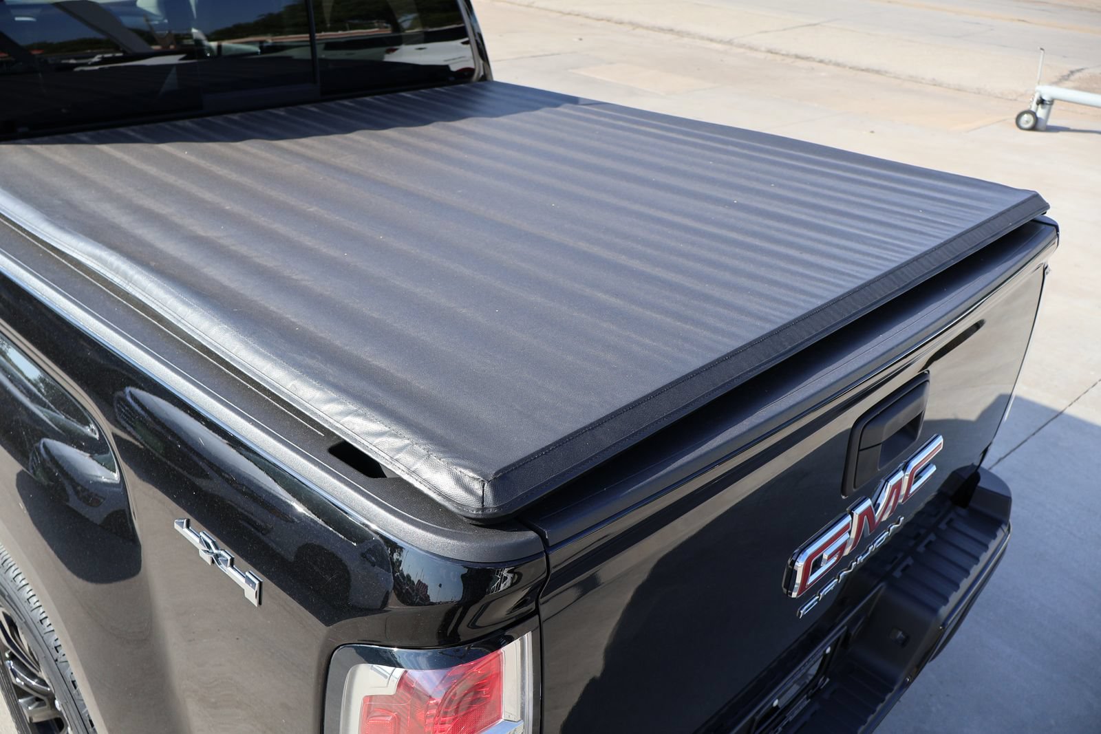 Used 2022 GMC Canyon Elevation w/ Elevation Premium Package AWD/4WD image 11