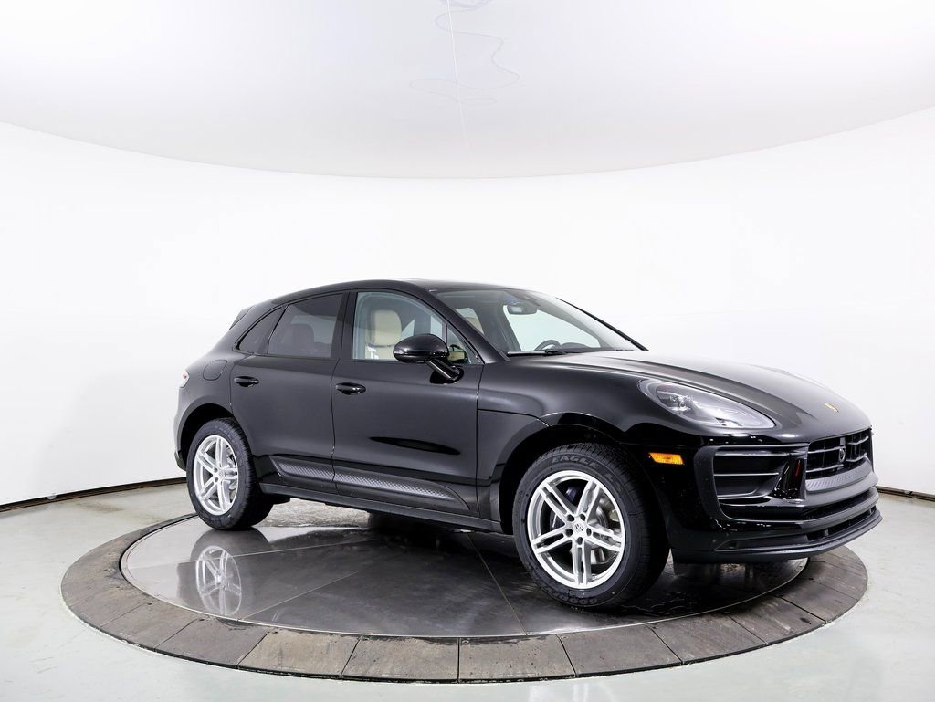 Certified 2025 Porsche Macan image 27