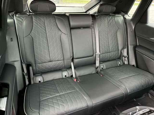 New 2026 Cadillac Lyriq V w/ LPO, Floor Liner Package AWD/4WD image 27