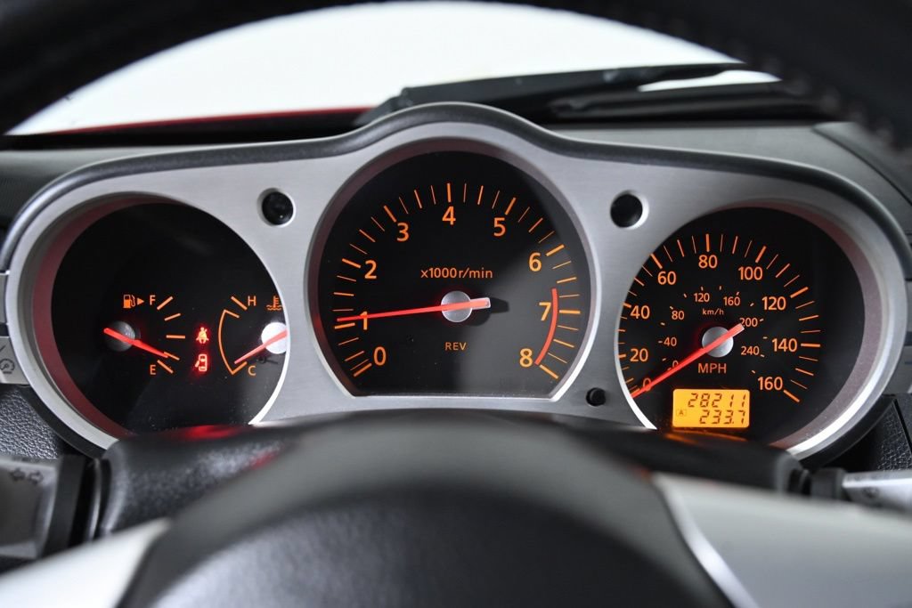Used 2005 Nissan 350Z Touring w/ (N93) Cargo Convenience Pkg RWD image 16