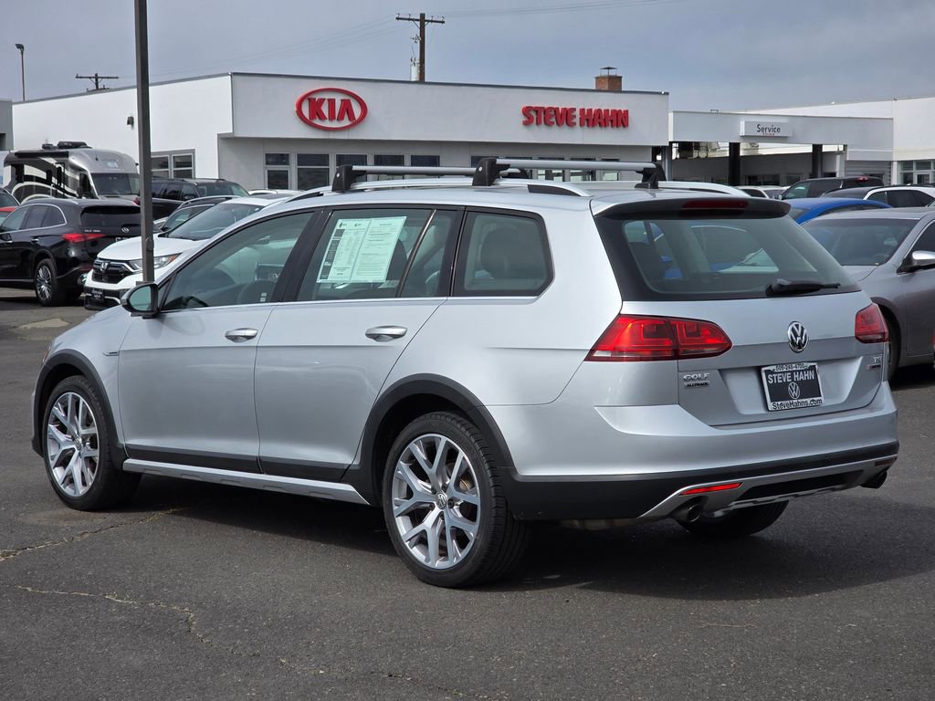 Used 2017 Volkswagen Golf Alltrack SEL image 3