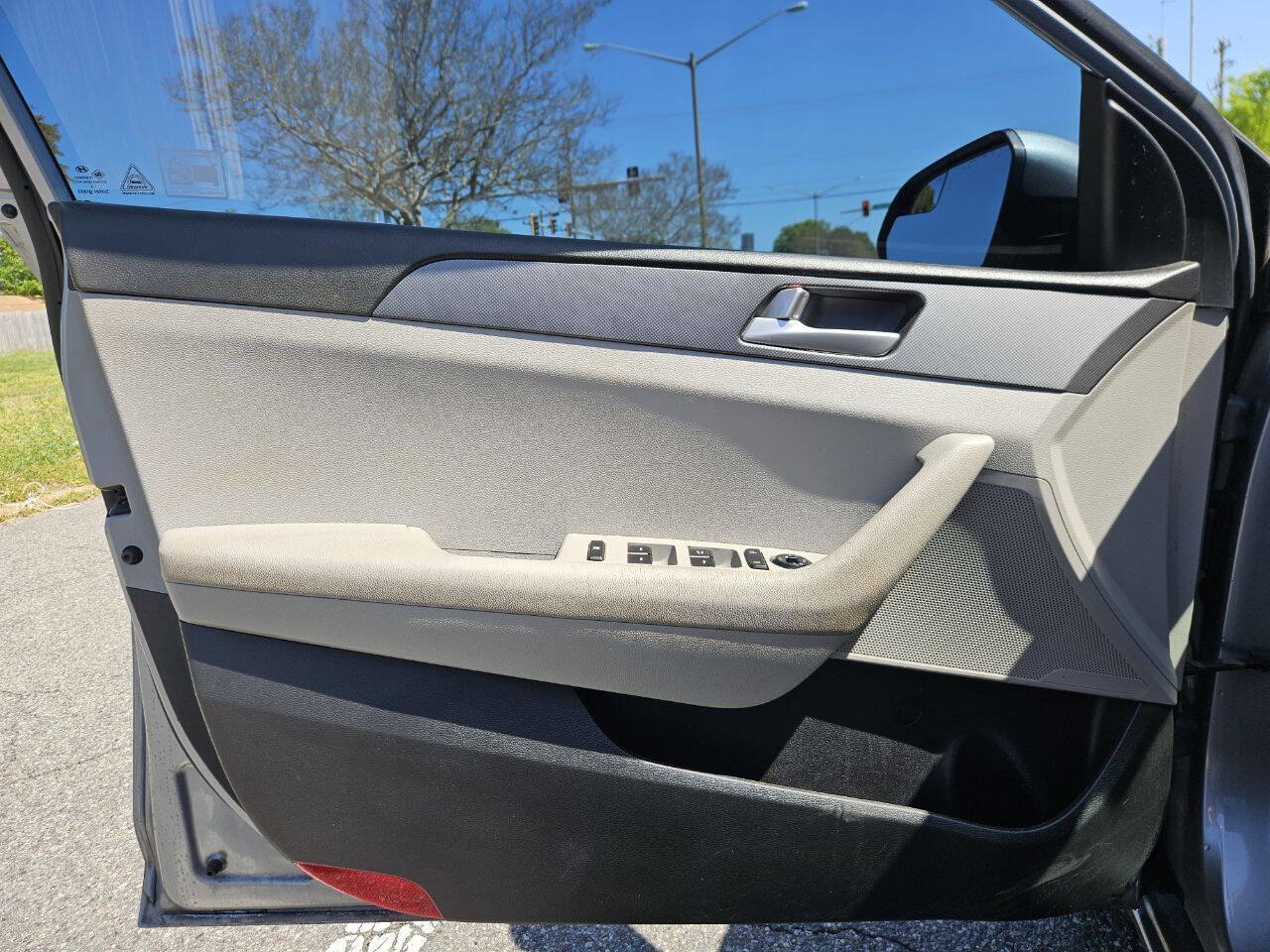 Used 2016 Hyundai Sonata SE FWD image 12