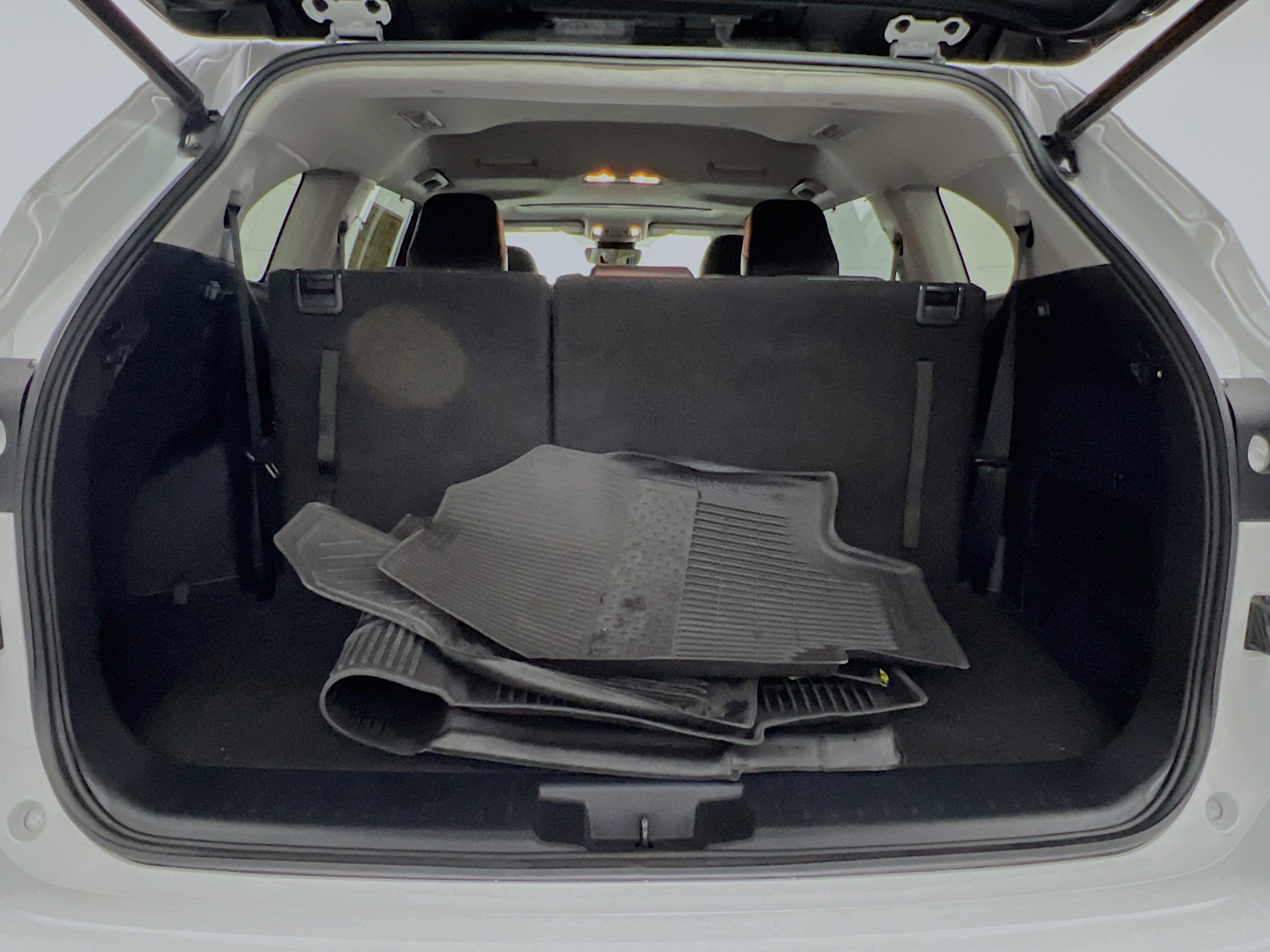 Used 2023 Toyota Highlander XLE image 34