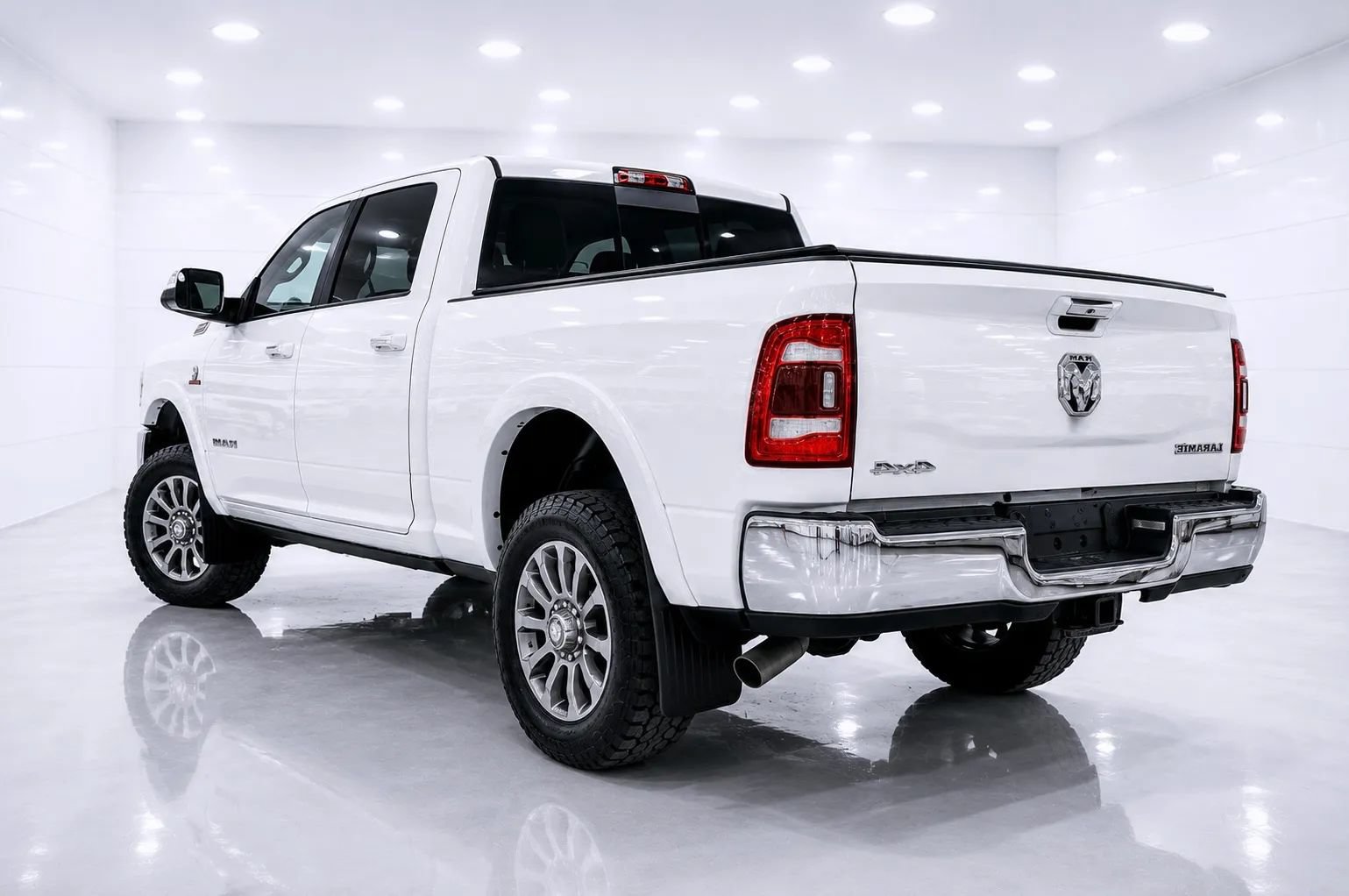 Used 2019 RAM 3500 Limited AWD/4WD image 3