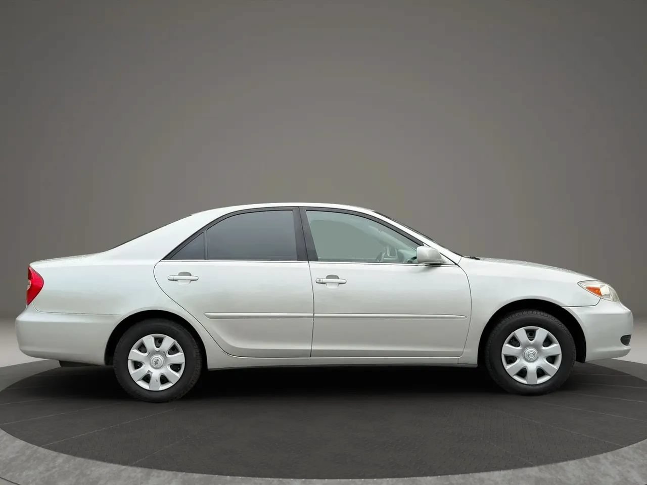 Used 2004 Toyota Camry LE FWD image 7