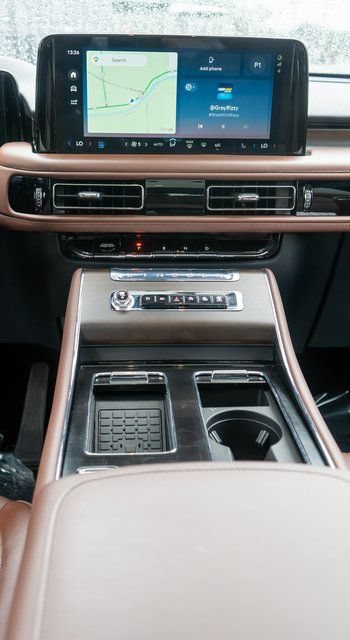 Used 2025 Lincoln Aviator Reserve w/ Illumination Package AWD/4WD image 17