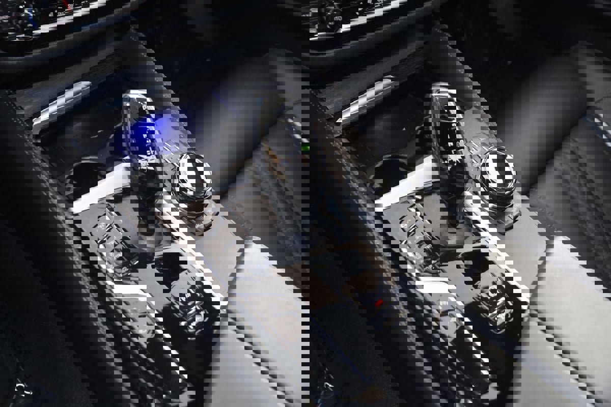 Used 2023 BMW M550i xDrive w/ Executive Package image 37