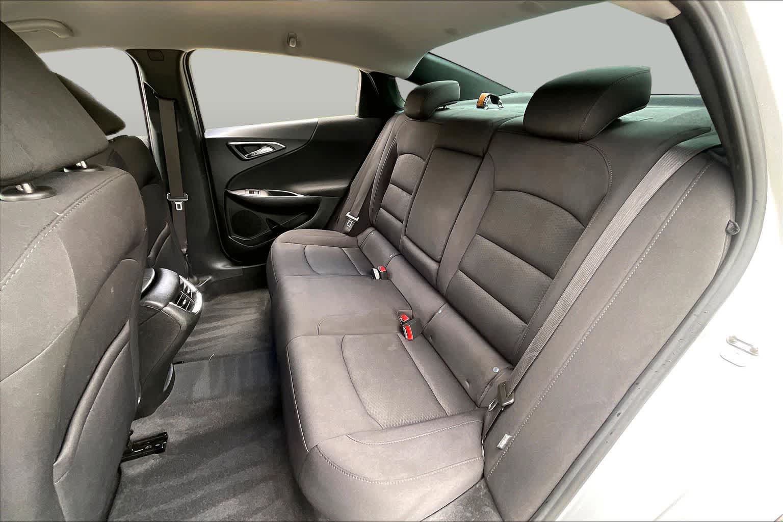 Used 2021 Chevrolet Malibu LT w/ Redline Edition FWD image 18