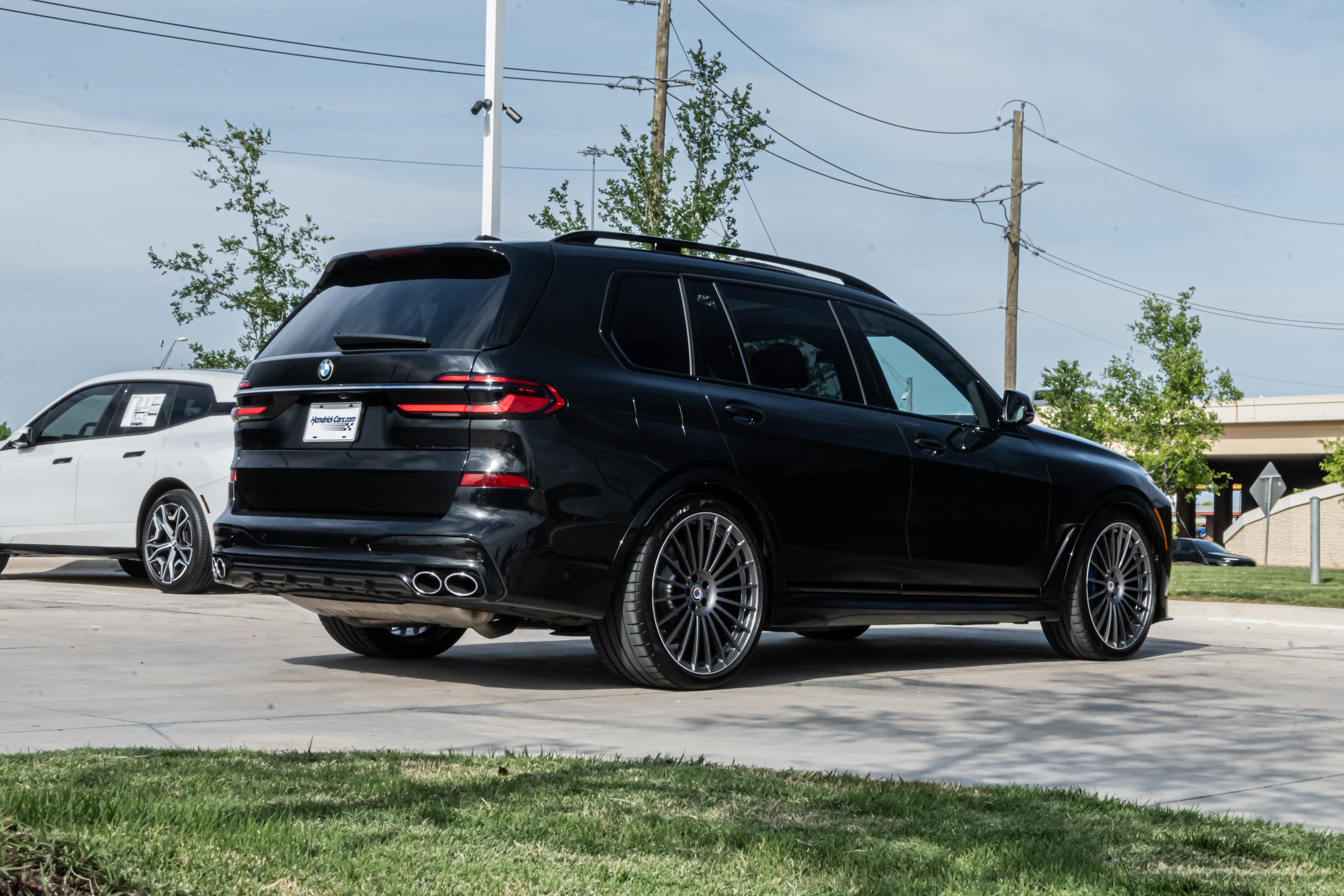 Used 2025 BMW ALPINA XB7 AWD/4WD image 9