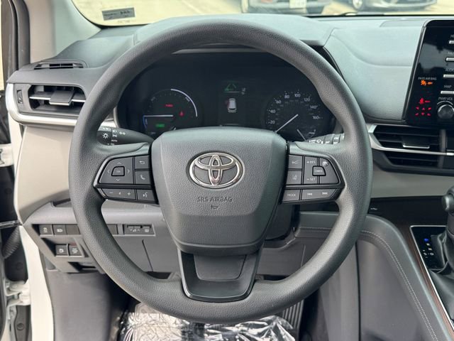 Used 2022 Toyota Sienna LE image 24