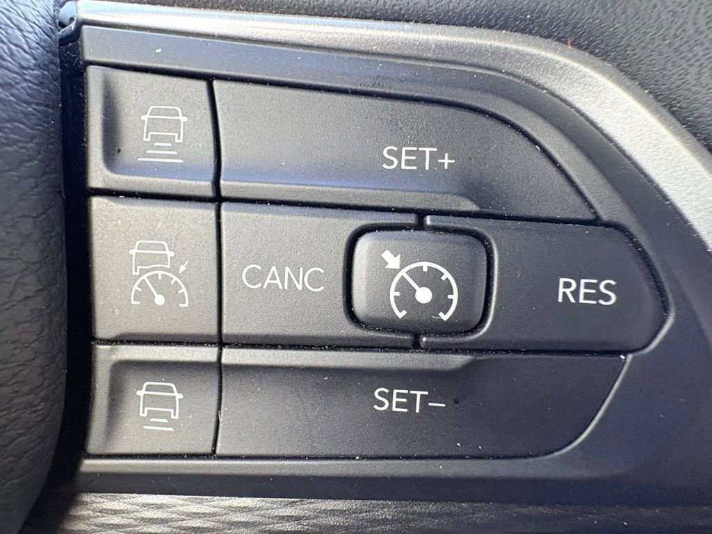 Used 2024 Jeep Grand Cherokee L Laredo image 17