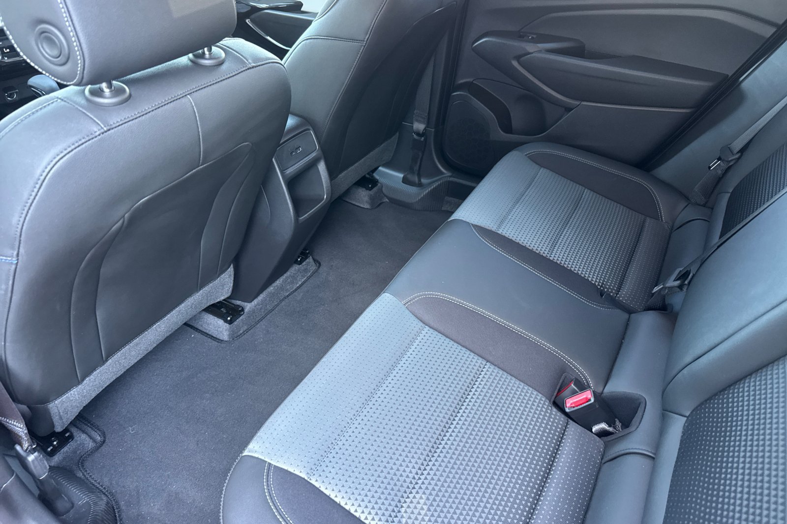 Used 2026 Chevrolet Trax LT w/ Sunroof Package FWD image 15