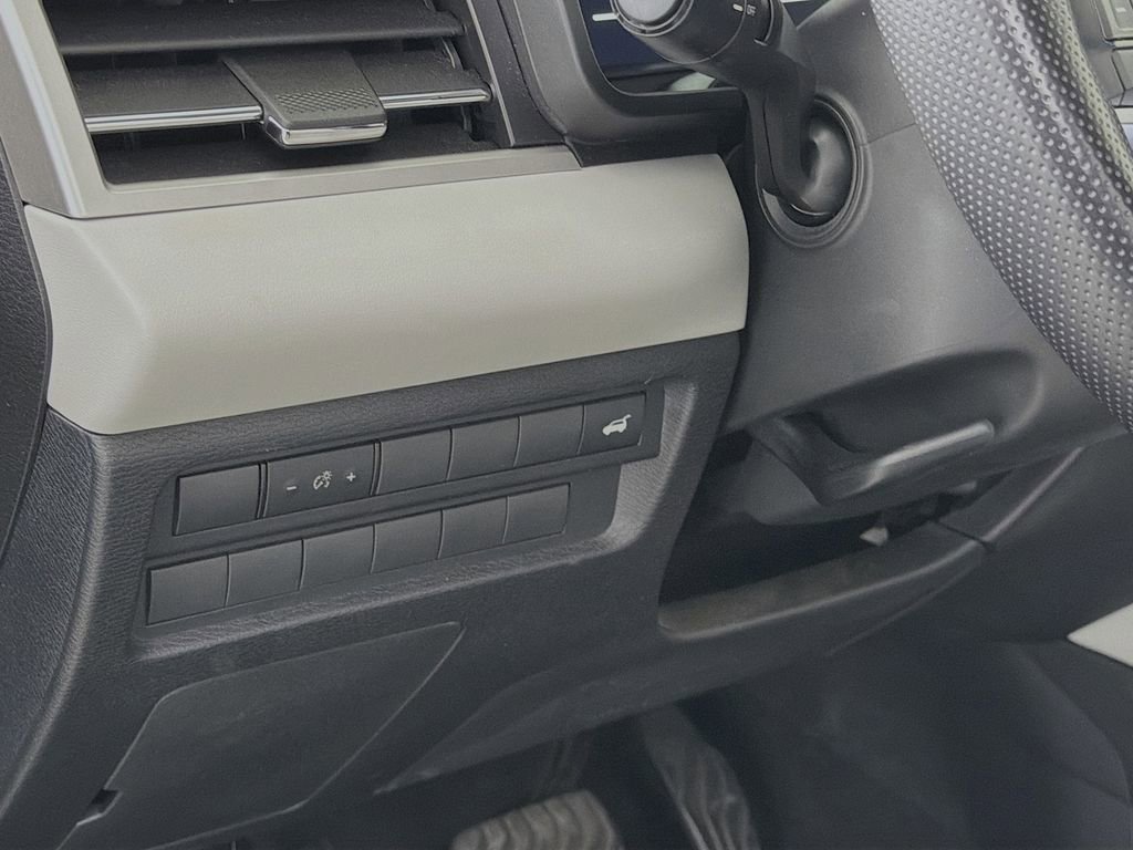 Used 2024 Mitsubishi Outlander SEL image 12