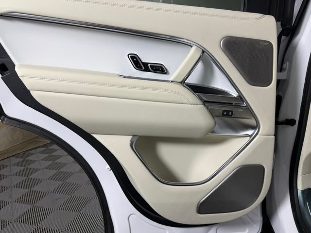 New 2026 Land Rover Range Rover SV AWD/4WD image 24