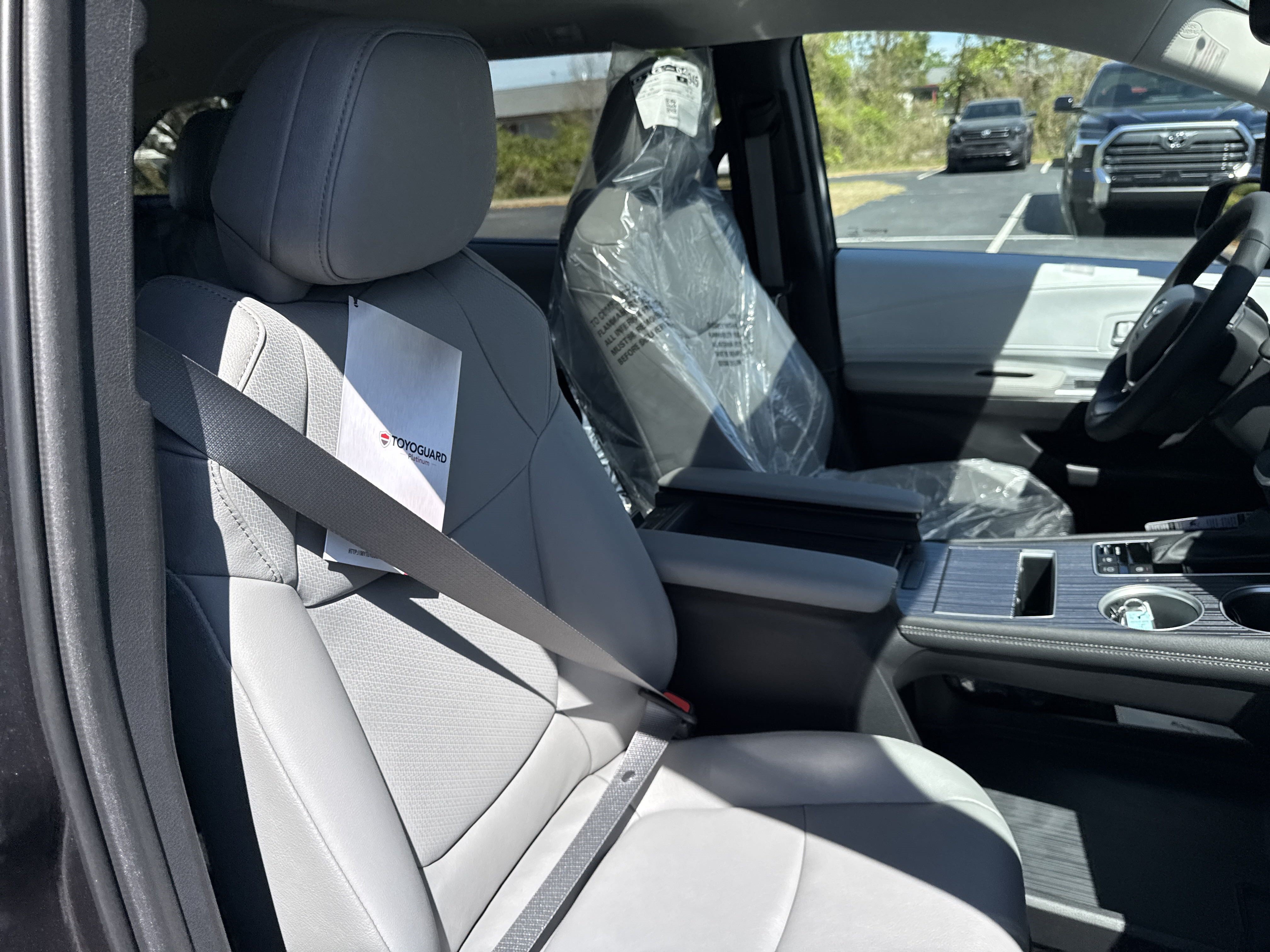 New 2025 Toyota Sienna XLE FWD image 35