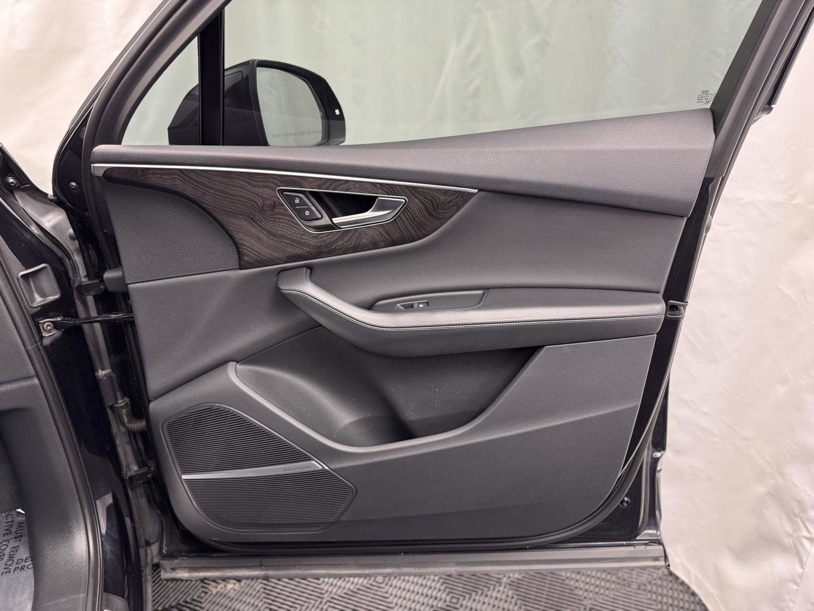 Used 2021 Audi Q7 3.0T Premium Plus w/ Executive Package image 37