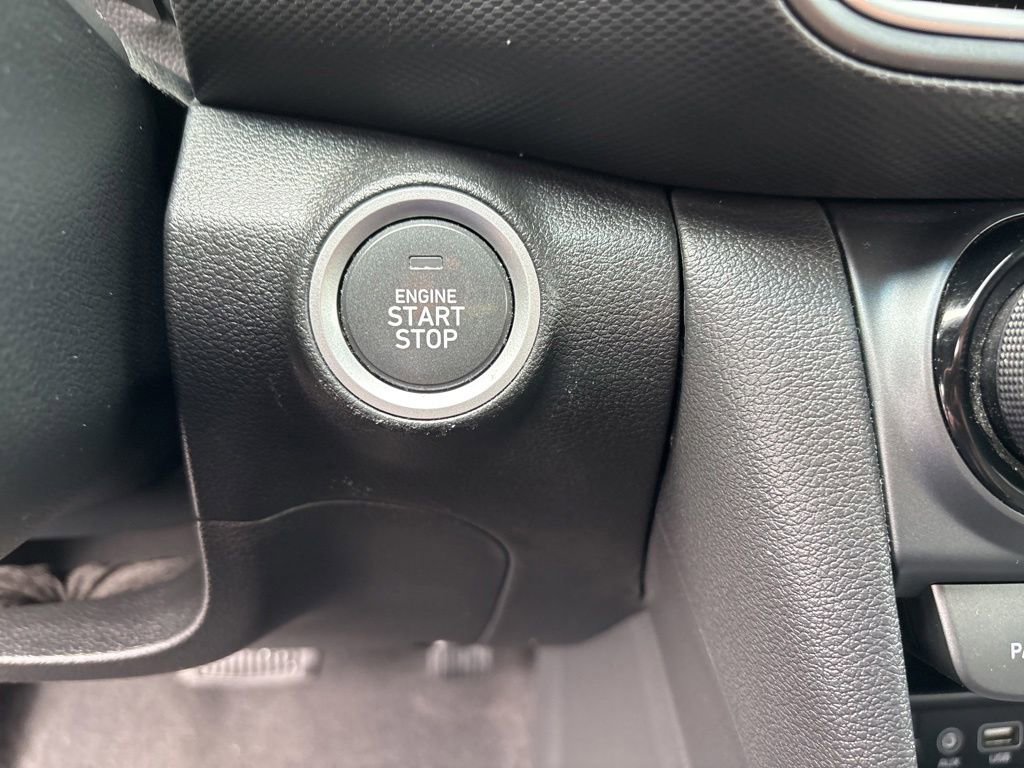 Used 2021 Hyundai Kona Limited AWD/4WD image 15