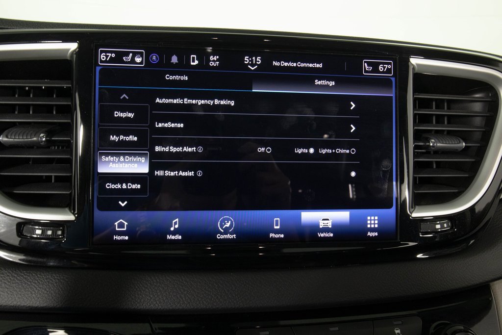 Used 2022 Chrysler Pacifica Touring-L image 27