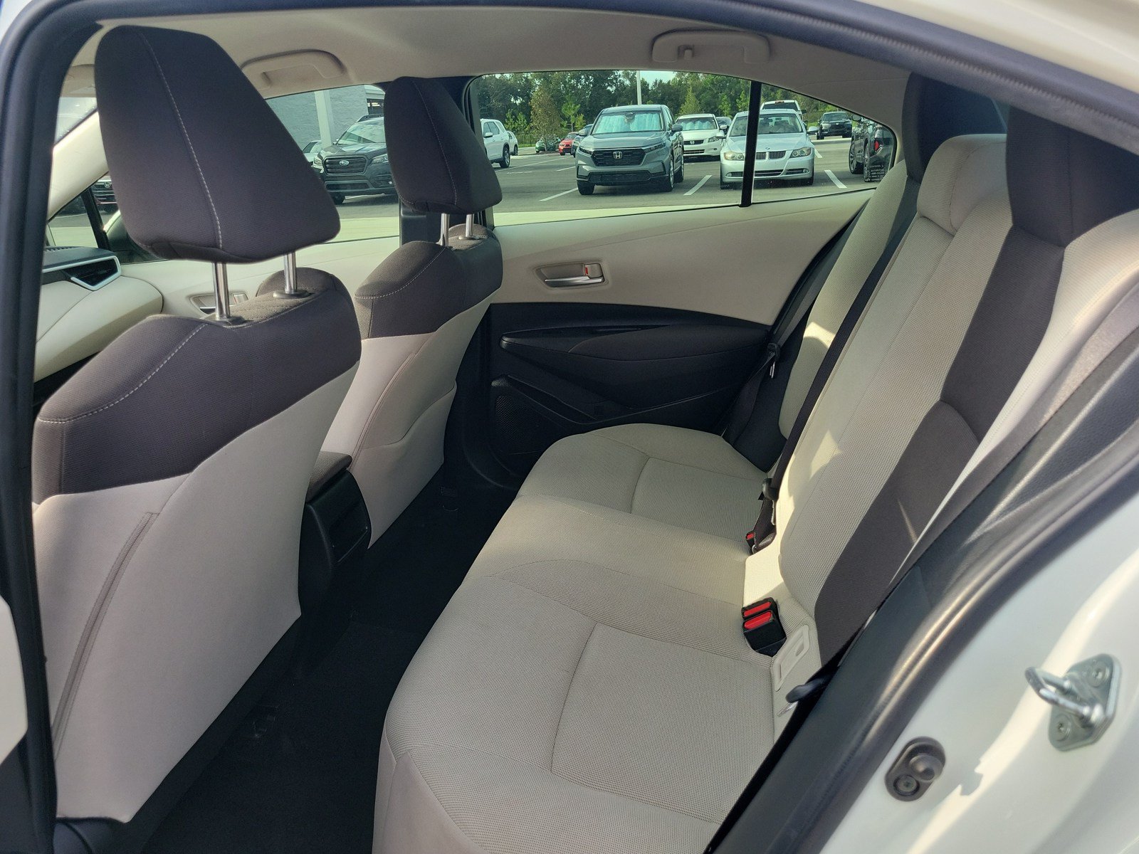 Used 2021 Toyota Corolla LE FWD image 27