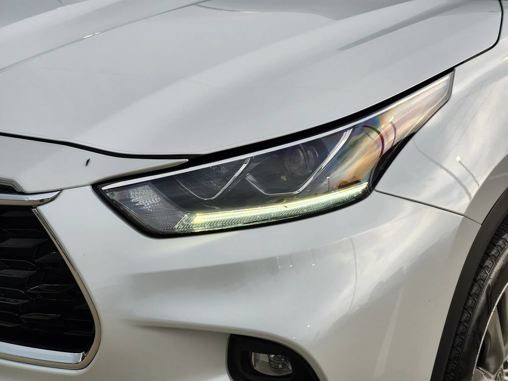 Used 2023 Toyota Highlander Platinum FWD image 9