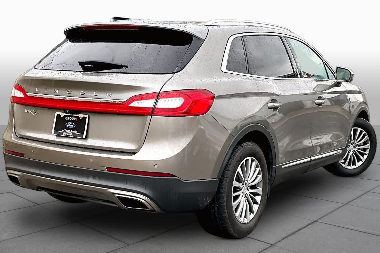 Used 2016 Lincoln MKX Select w/ Select Plus Package FWD image 13