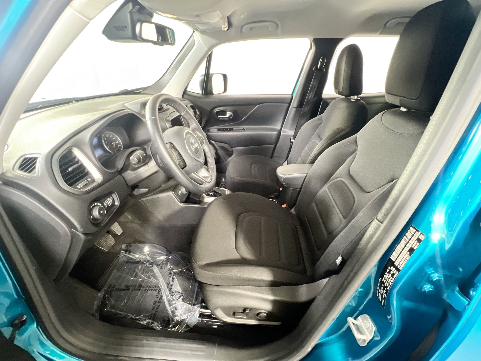 Used 2022 Jeep Renegade Latitude w/ Convenience Group AWD/4WD image 21