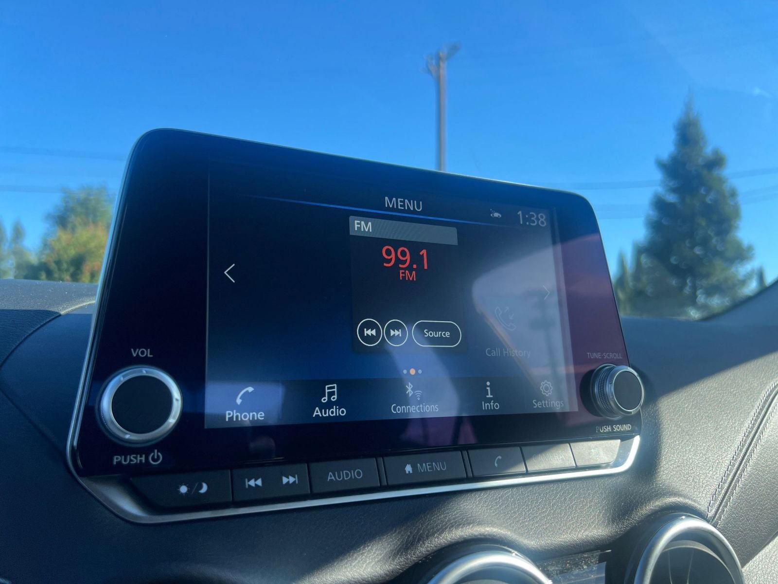 Used 2025 Nissan Sentra SV image 21