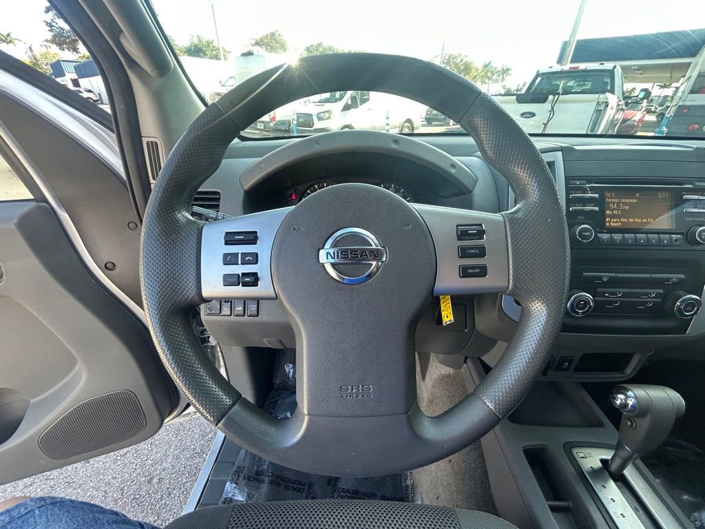 Used 2014 Nissan Frontier SV image 12