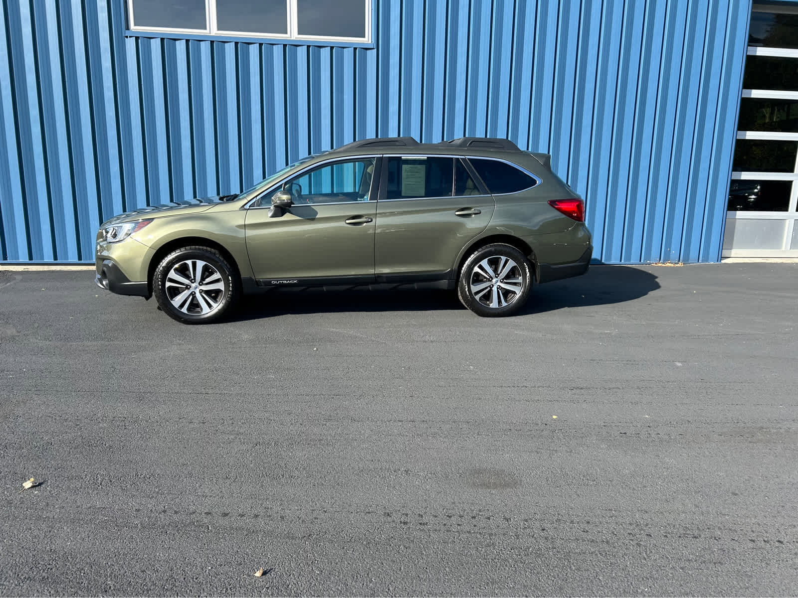 Used 2018 Subaru Outback 2.5i Limited image 15