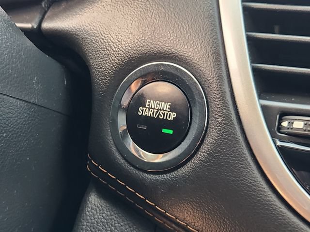 Used 2019 Chevrolet Trax LT w/ LT Convenience Package FWD image 20