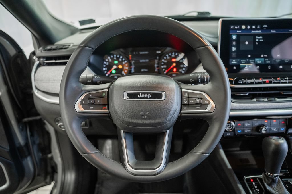 Certified 2023 Jeep Compass Latitude AWD/4WD image 32