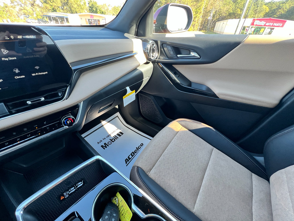 New 2026 Chevrolet Equinox ACTIV w/ Safety and Technology Package image 15