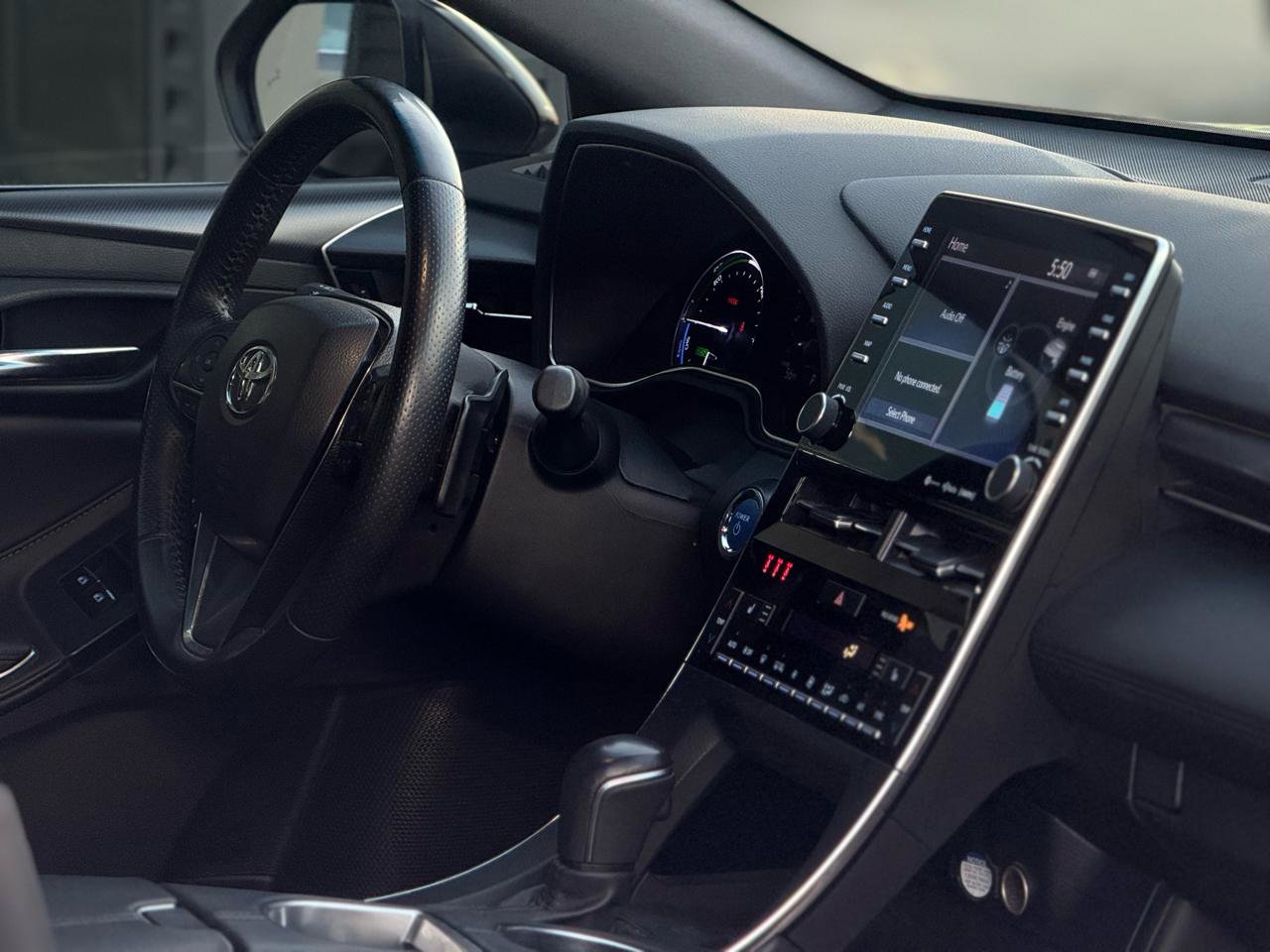 Used 2021 Toyota Avalon XSE FWD image 12