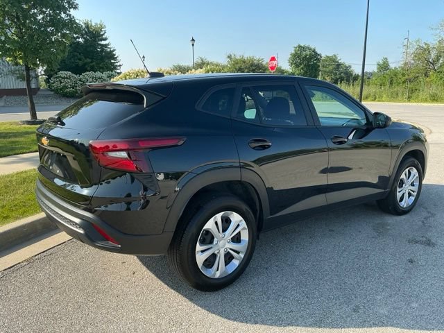 Used 2025 Chevrolet Trax LS w/ Driver Confidence Package FWD image 6