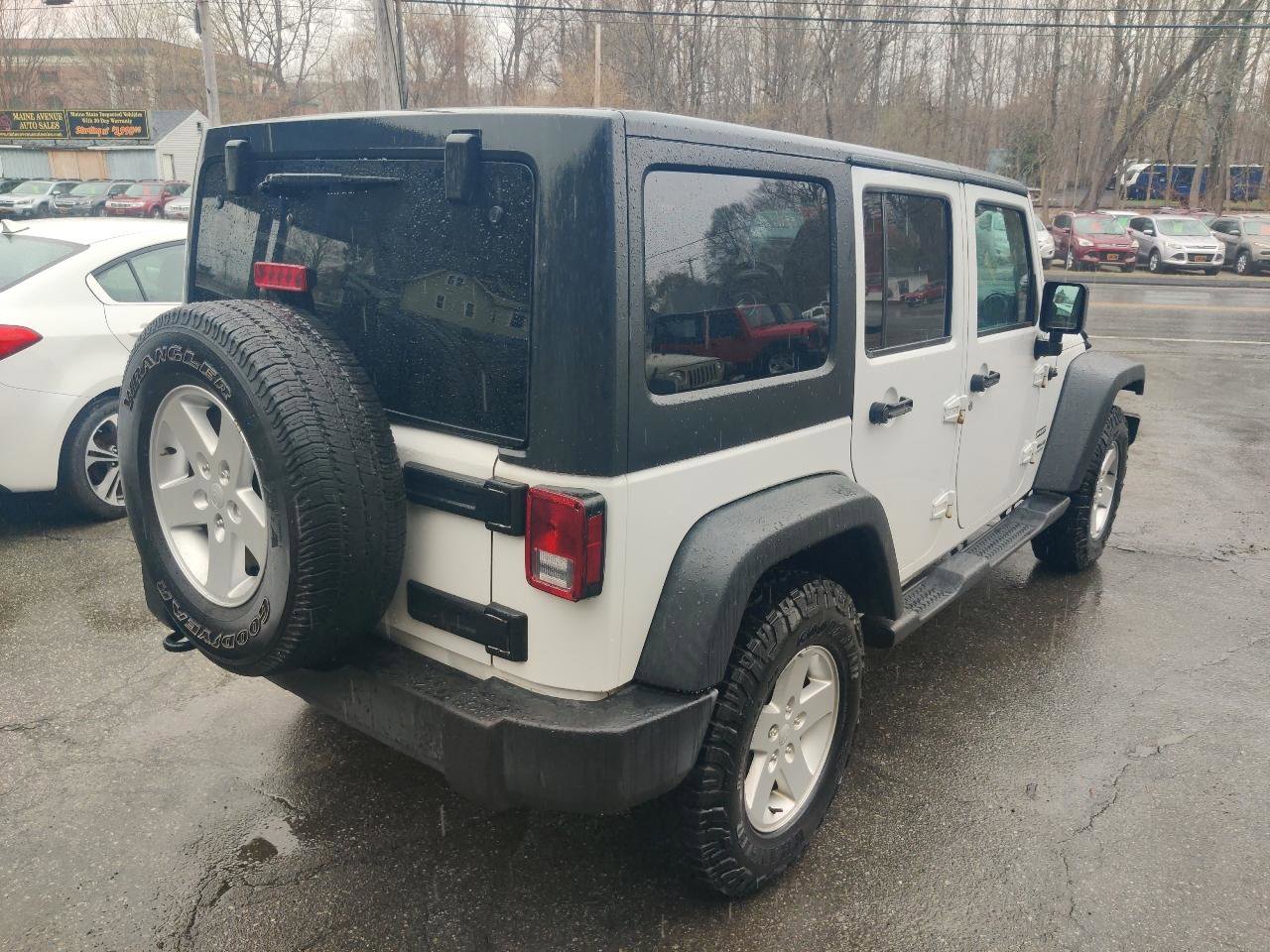 Used 2017 Jeep Wrangler Unlimited Sport w/ Quick Order Package 24S AWD/4WD image 6