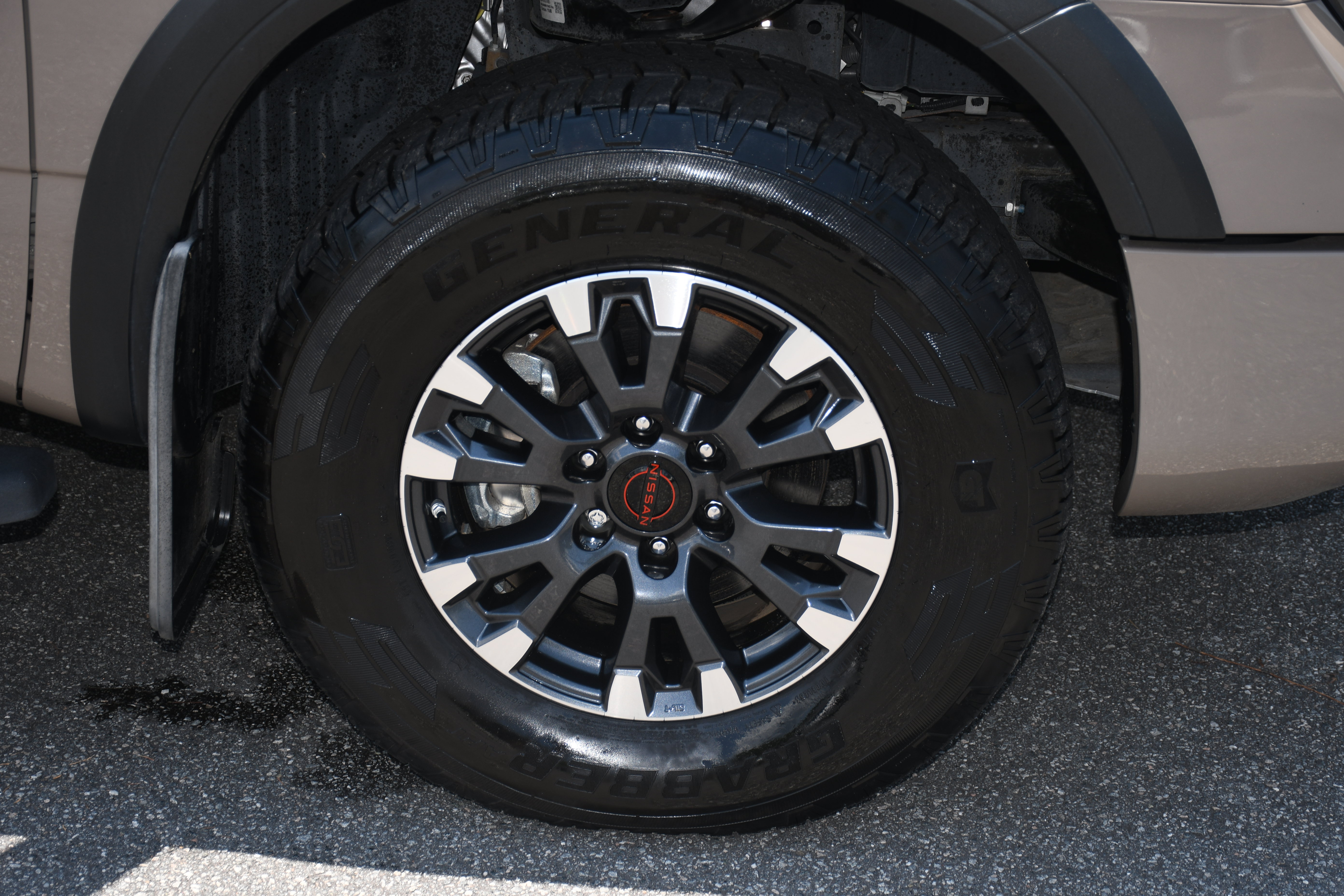 Used 2023 Nissan Titan PRO-4X w/ Pro-4x Convenience Package AWD/4WD image 24