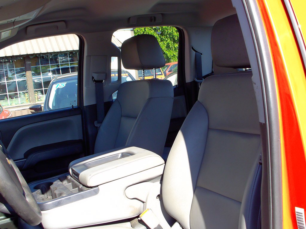 Used 2018 Chevrolet Silverado 1500 W/T AWD/4WD image 7