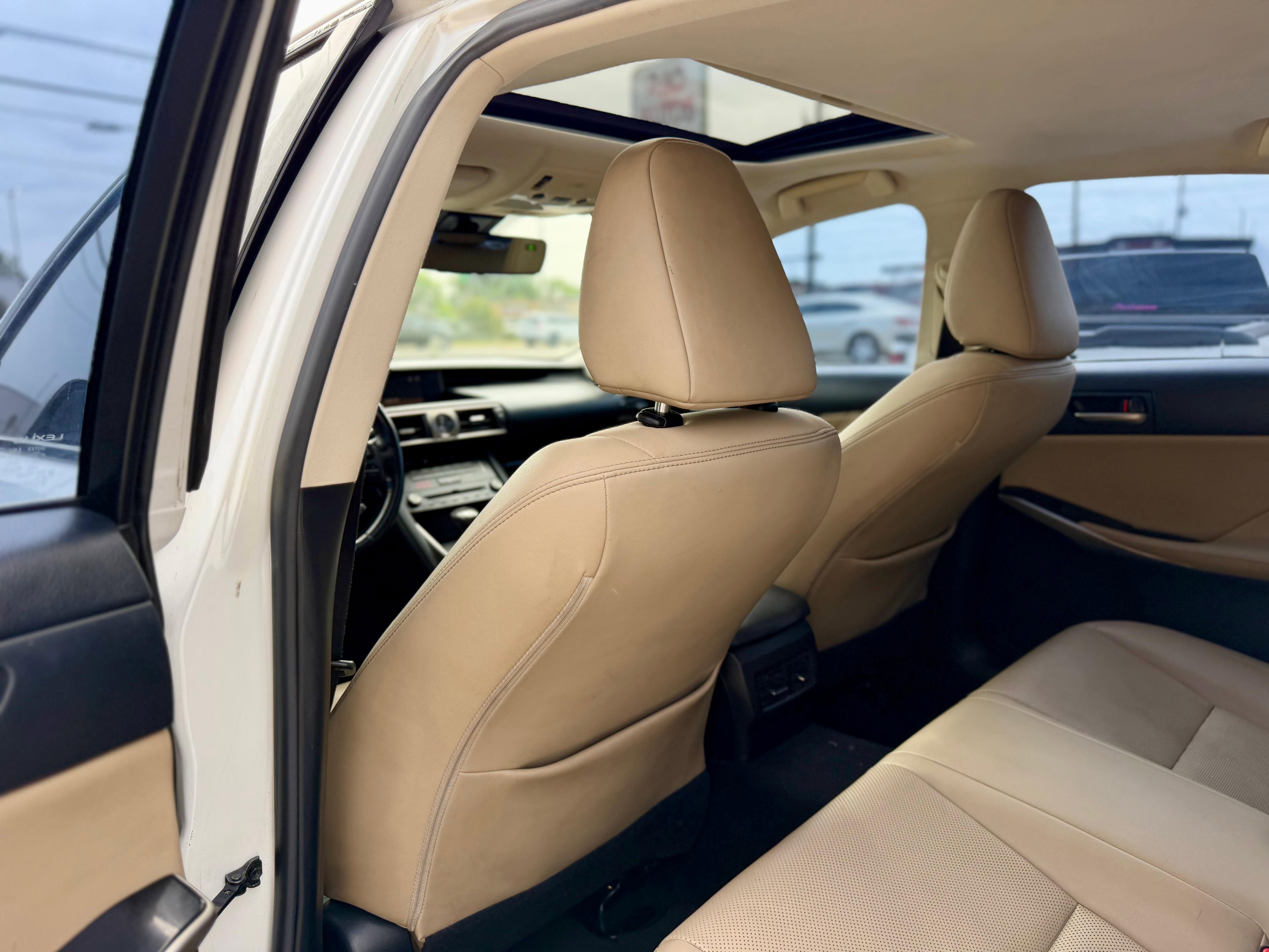 Used 2017 Lexus IS 200t RWD image 8