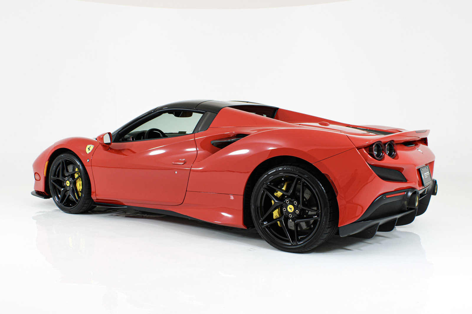 Certified 2022 Ferrari F8 Tributo RWD image 9