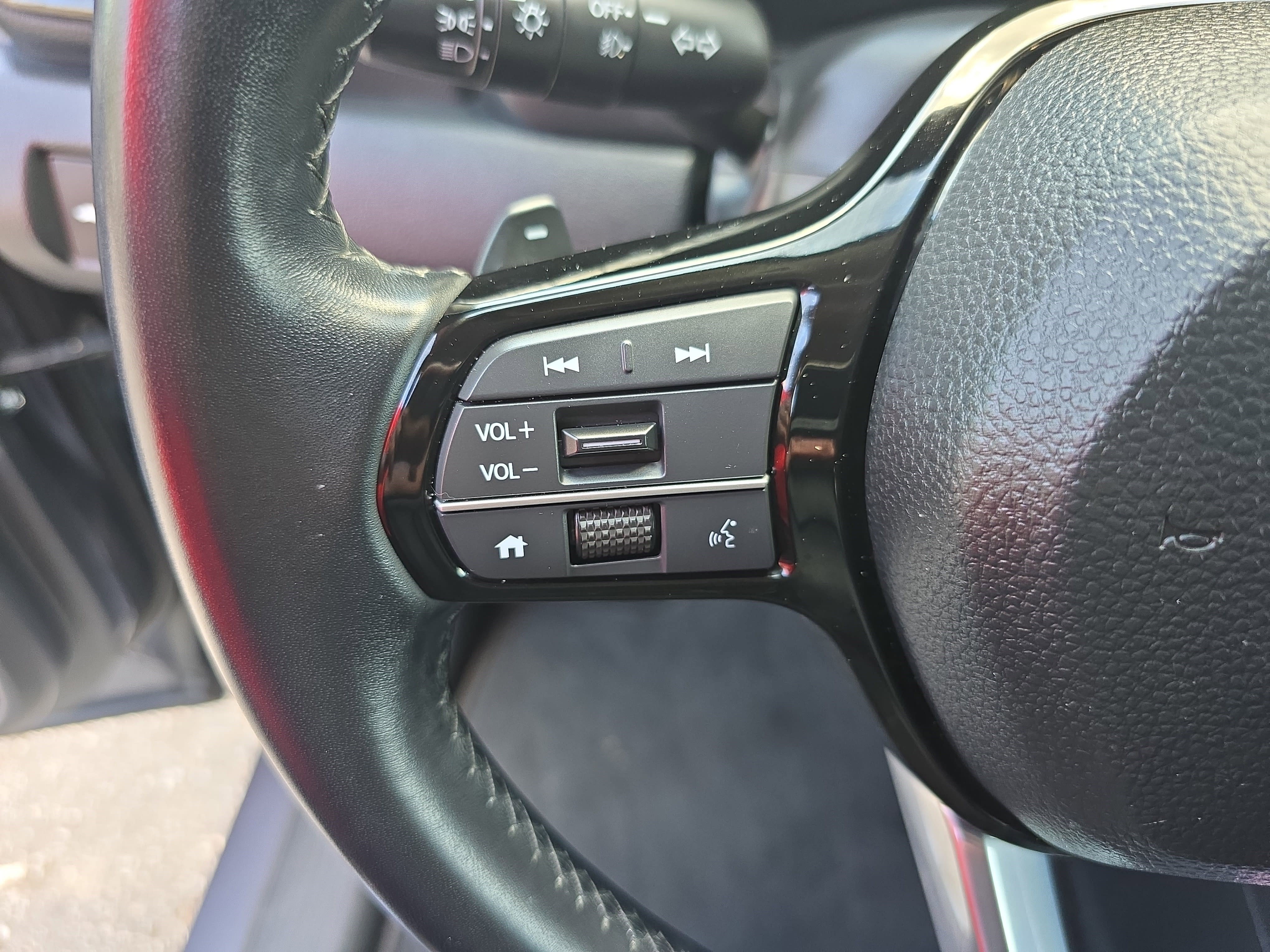 Used 2025 Honda Pilot EX-L image 19